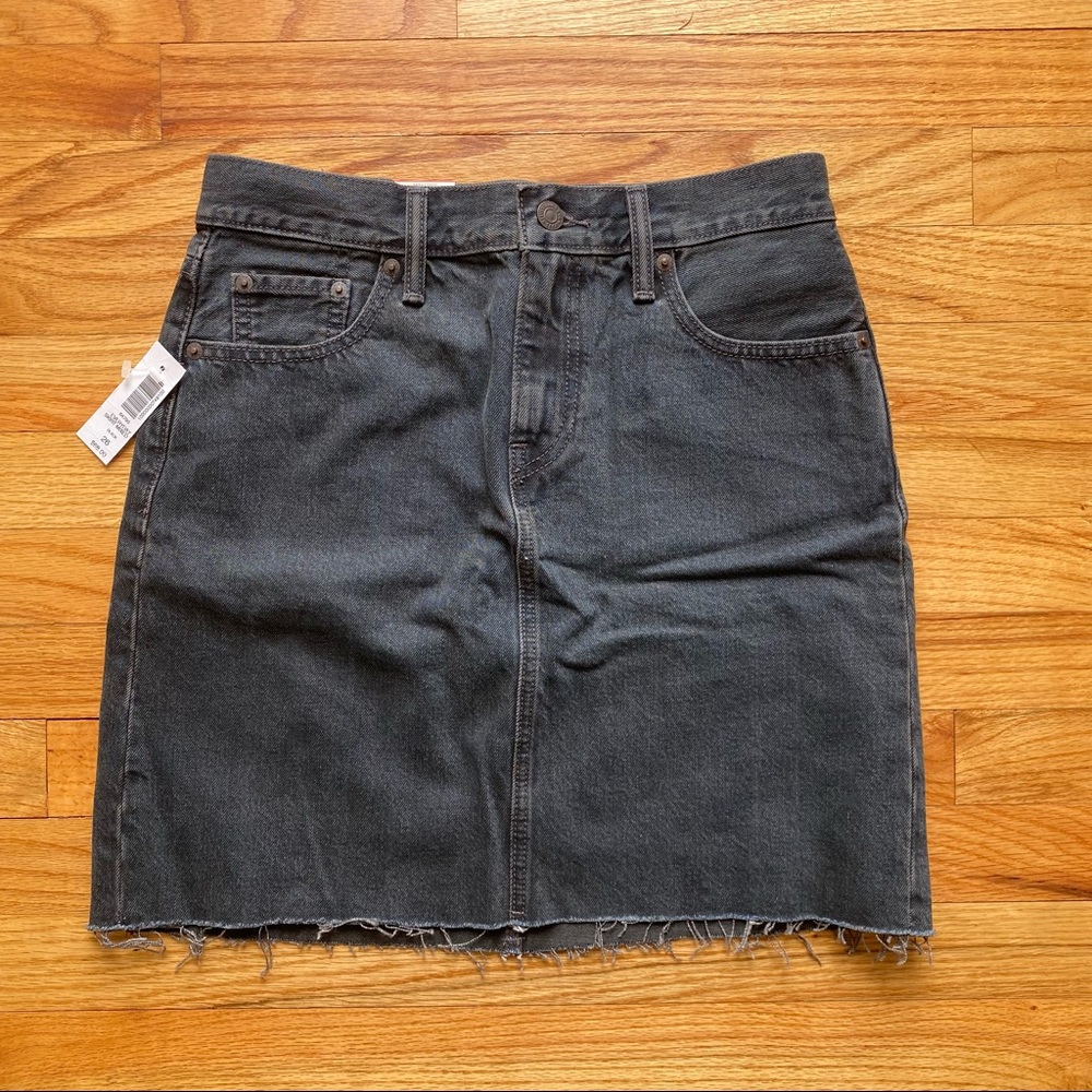 Levi’s The Everyday Skirt in Mixed Tape - Picture 2 of 6